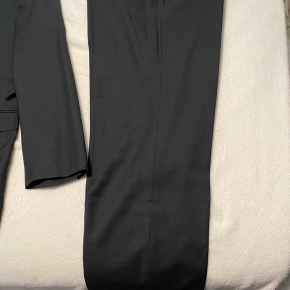 Men’s Charcoal Calvin Kline suit - Picture 2 of 4